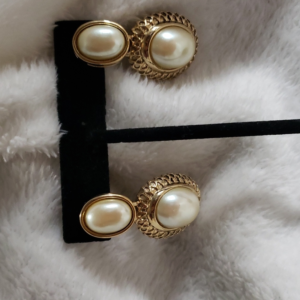 Coutoure Pearl Earrings